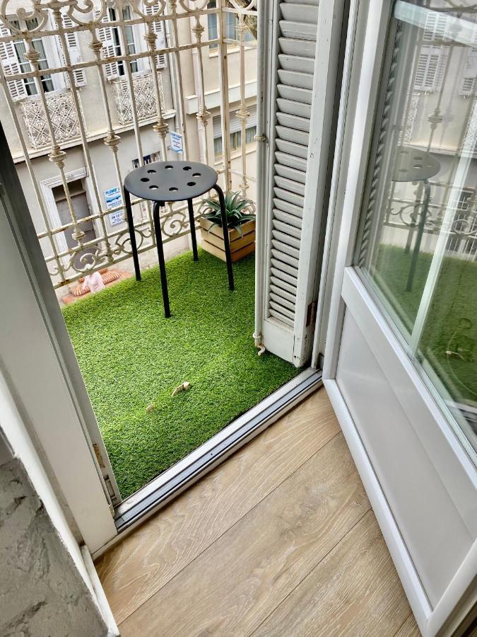 Equipe-climatise Avec Balcon Au Mourillon A 20m De La * Toulon